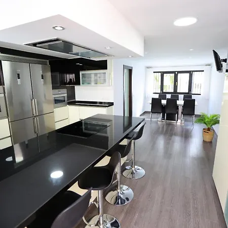 Lujo Costa Del Sol Con Piscina-jacuzzi Villa