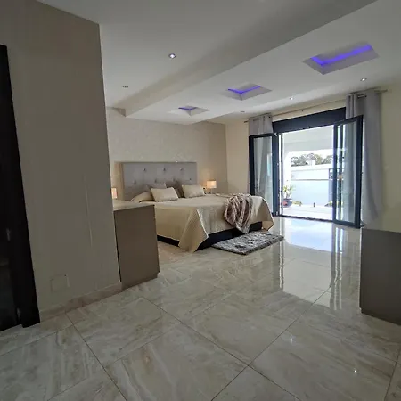 Lujo Costa Del Sol Con Piscina-jacuzzi Villa