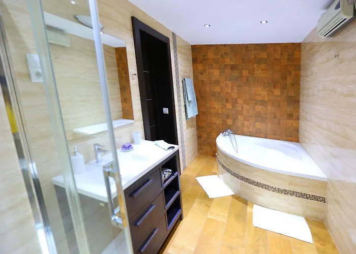 Lujo Costa Del Sol Con Piscina-jacuzzi Villa *