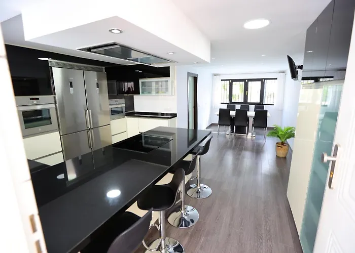 Lujo Costa Del Sol Con Piscina-jacuzzi Villa