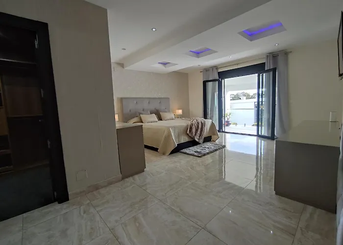 Lujo Costa Del Sol Con Piscina-jacuzzi Villa