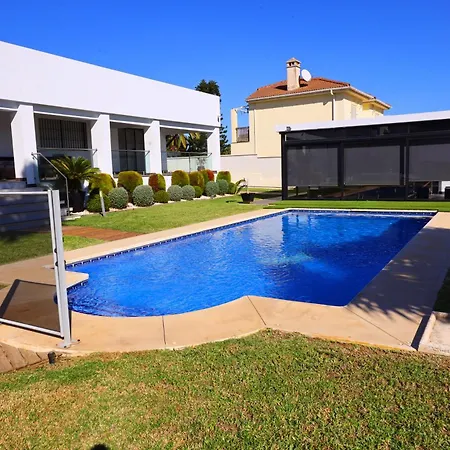 Lujo Costa Del Sol Con Piscina-jacuzzi * 托雷莫利诺斯