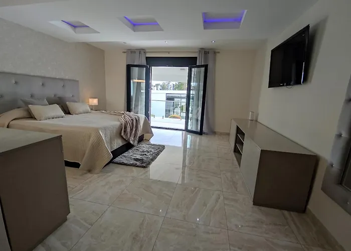 Lujo Costa Del Sol Con Piscina-jacuzzi * Torremolinos